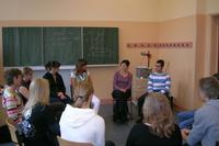 ...und im Gesprächskreis über den Judentum gesprochen. C674e99fadee7fd57e9d1b050aba1e5c9908dd0e