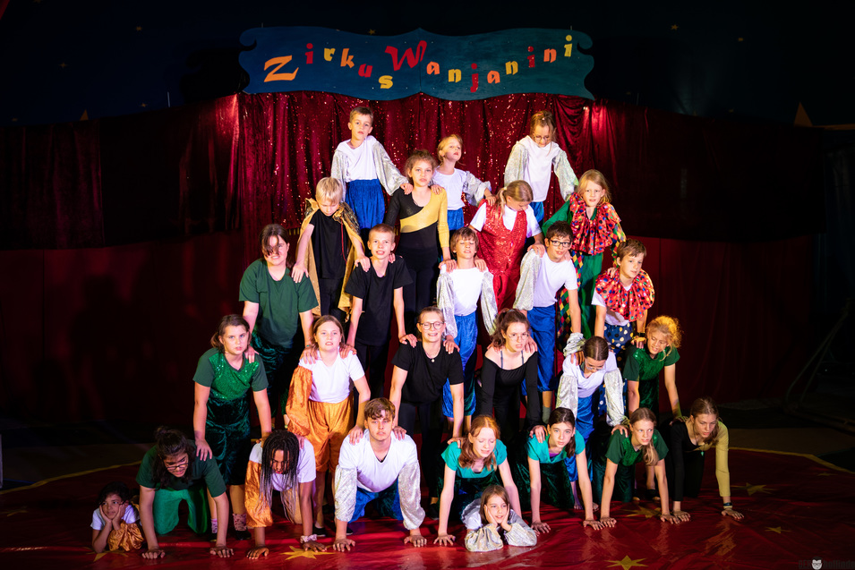 4ad946facacef33cc26f3d17580f7e246bf58c90