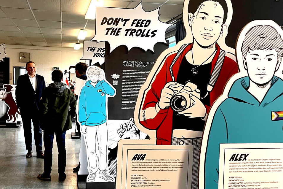 4b83bd493f318243c43b1f0a44e7eeccaf14bae9