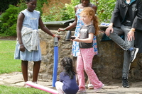 Kinder beim Spielen 15d9aaf73e58a05227fb1fe39a6d109037dbd6f1